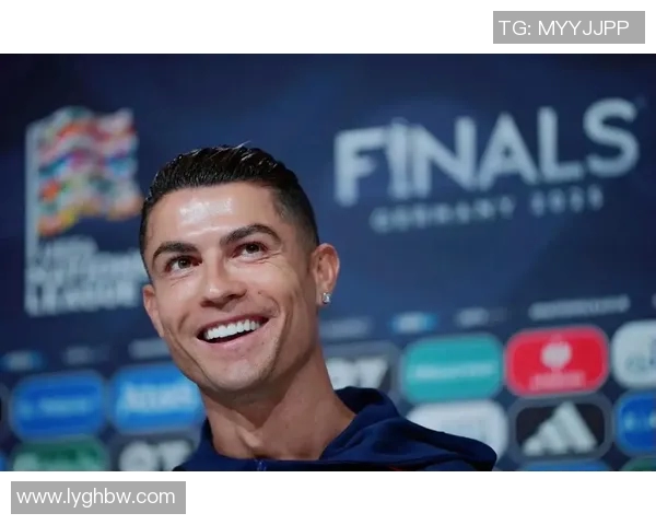 欧洲杯:葡萄牙3-0大胜匈牙利,克里斯蒂亚诺·罗纳尔多上演帽子戏法 欧洲杯:葡萄牙3-0大胜匈牙利,克里斯蒂亚诺·罗纳尔多上演帽子戏法